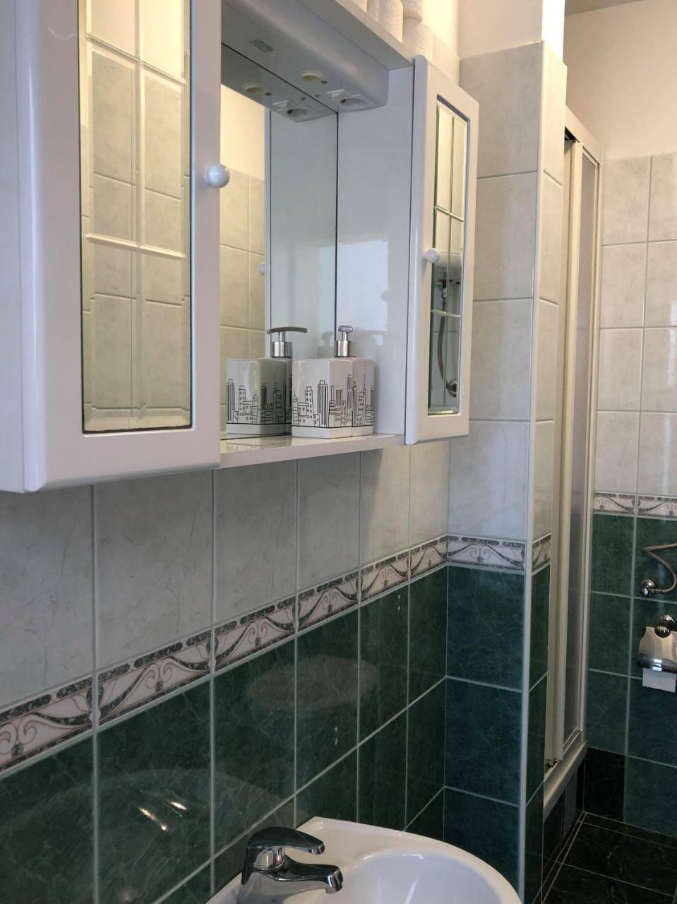 Apartma Tomelic *